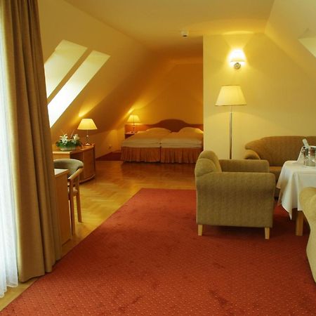 Hotel Bielany Bielany Wrocławskie Extérieur photo