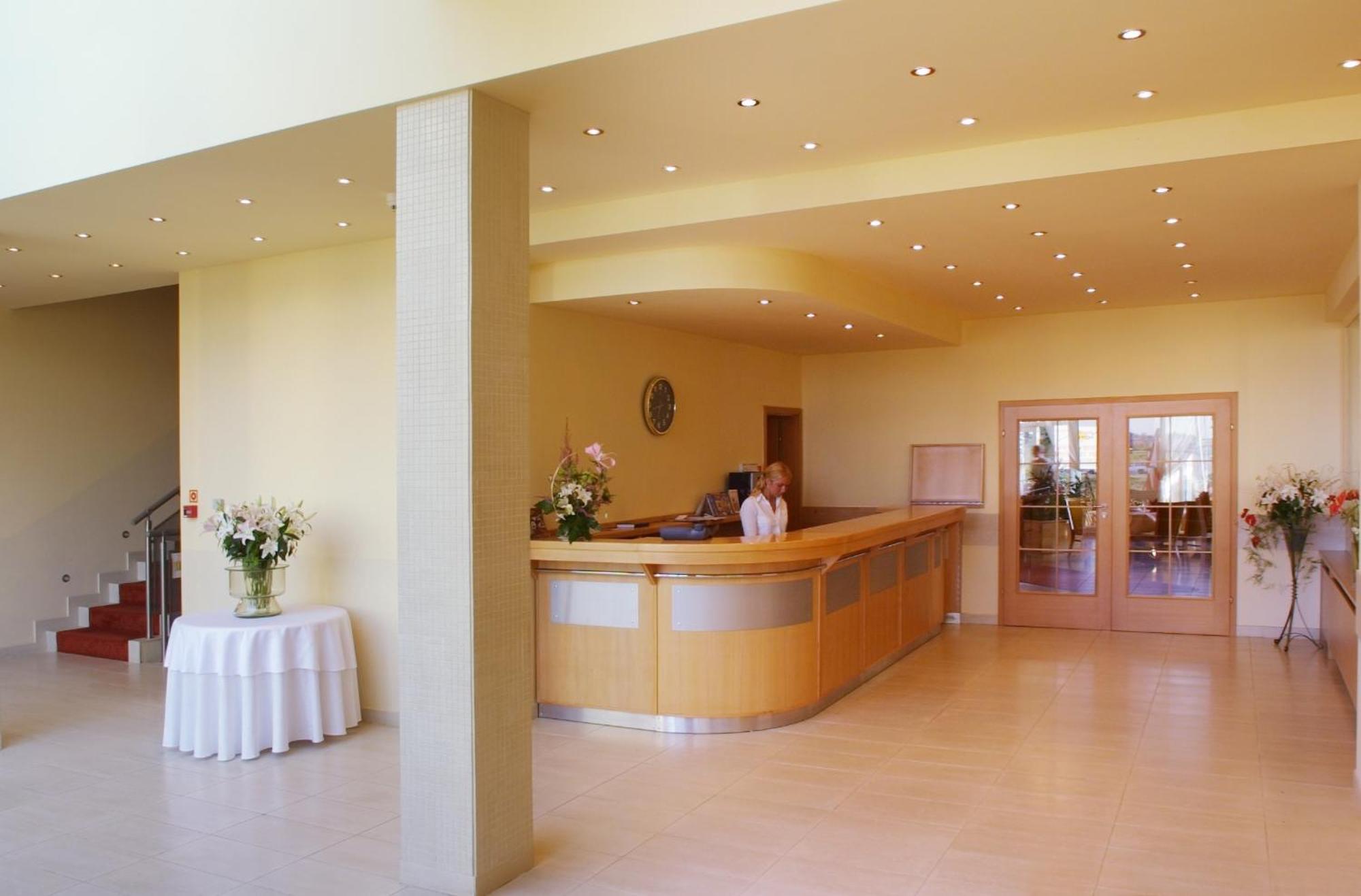 Hotel Bielany Bielany Wrocławskie Extérieur photo