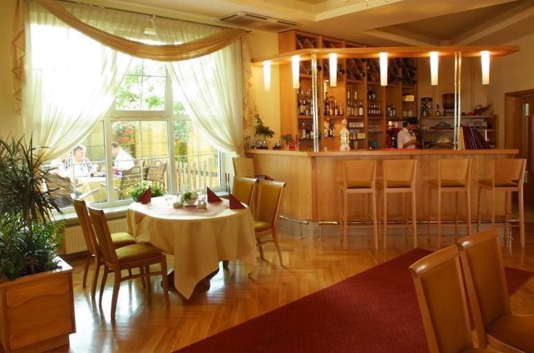 Hotel Bielany Bielany Wrocławskie Extérieur photo