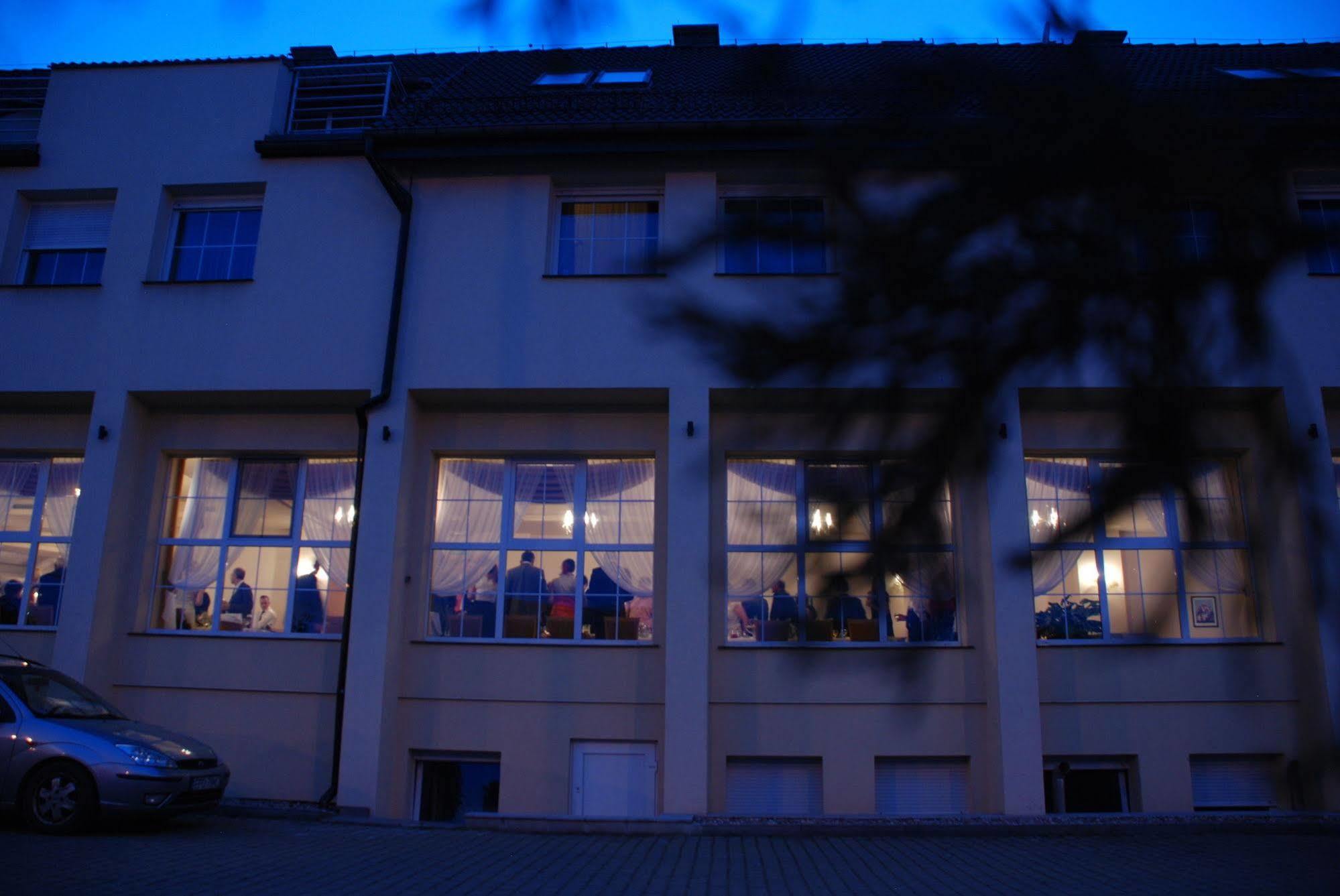 Hotel Bielany Bielany Wrocławskie Extérieur photo