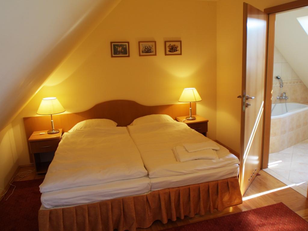 Hotel Bielany Bielany Wrocławskie Extérieur photo